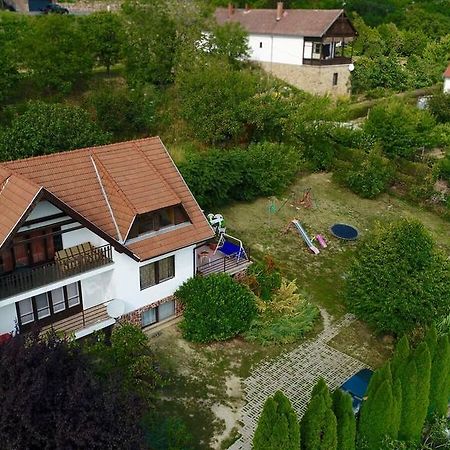 Апартаменти Kekturas-Tora Nyilo Badacsonyi Privat Berlemeny Бадачоньтомай Екстер'єр фото
