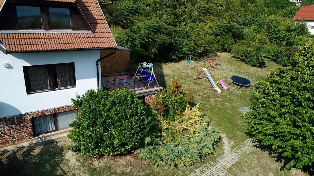 Апартаменти Kekturas-Tora Nyilo Badacsonyi Privat Berlemeny Бадачоньтомай Екстер'єр фото